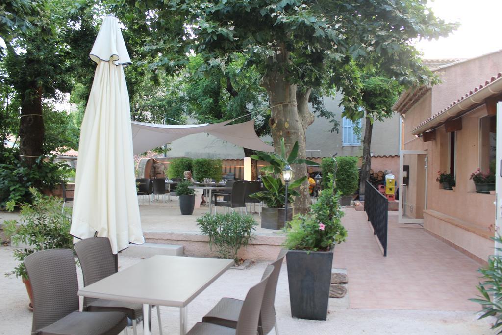 Le Clos Des Acacias Signes Bagian luar foto