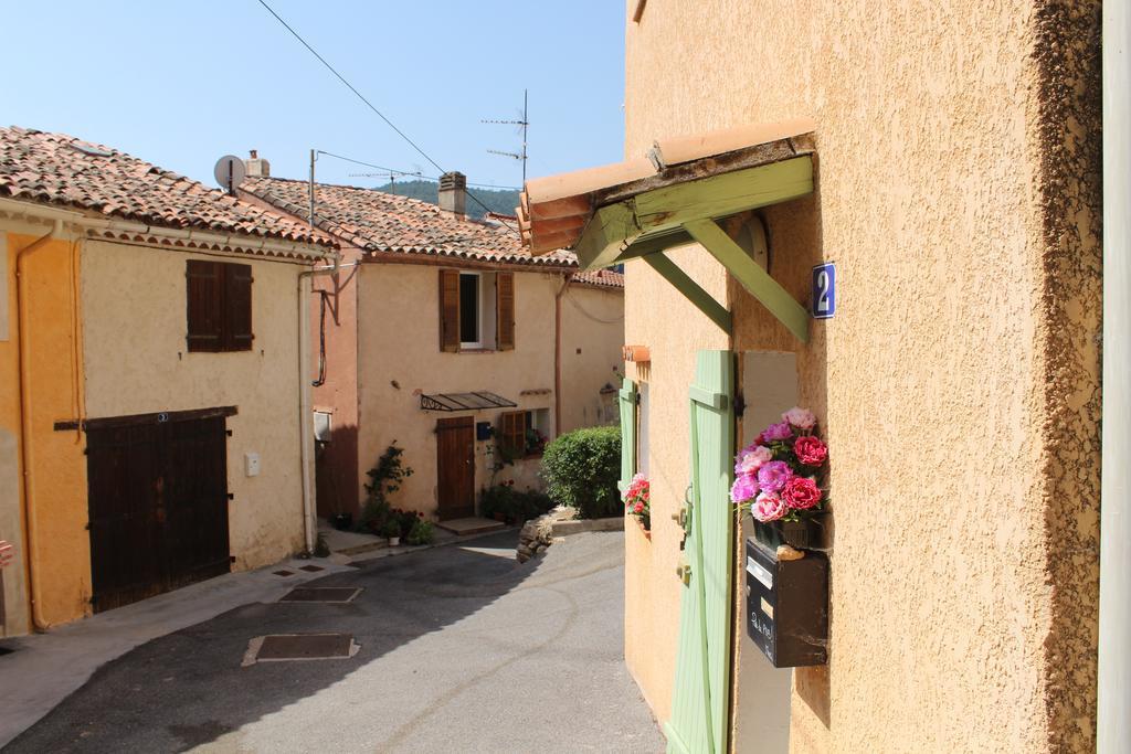Le Clos Des Acacias Signes Bagian luar foto