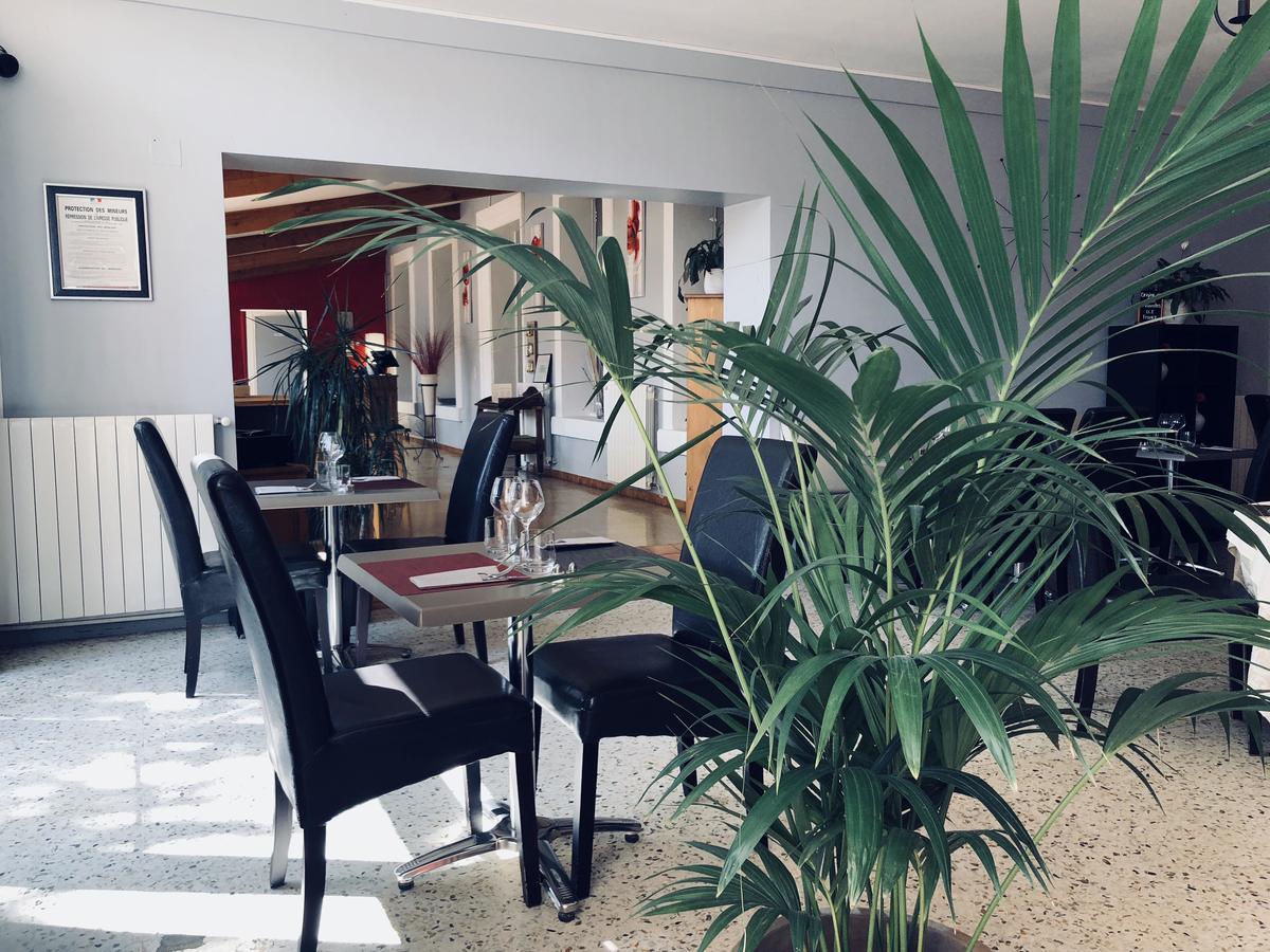 Le Clos Des Acacias Signes Bagian luar foto